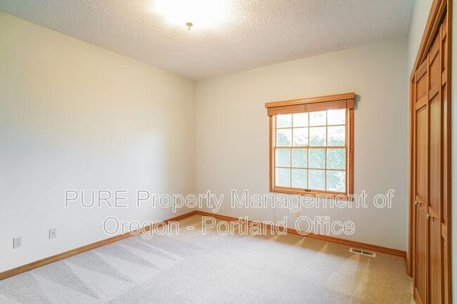 Building Photo - 14020 SW 158th Terrace