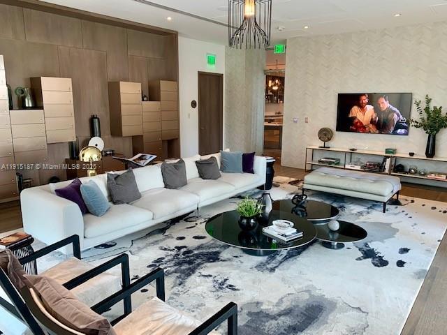 Building Photo - 480 NE 31st St