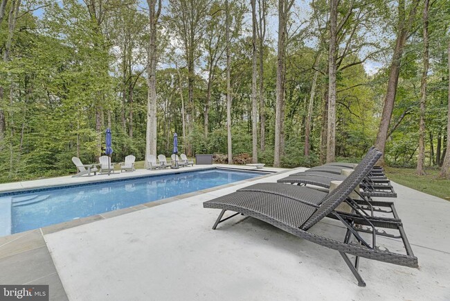Building Photo - 1085 Pemberton Ln