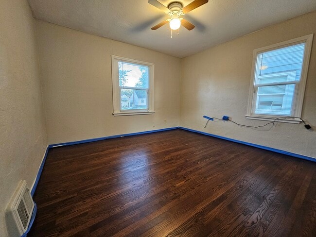 Building Photo - 754 Durbin St