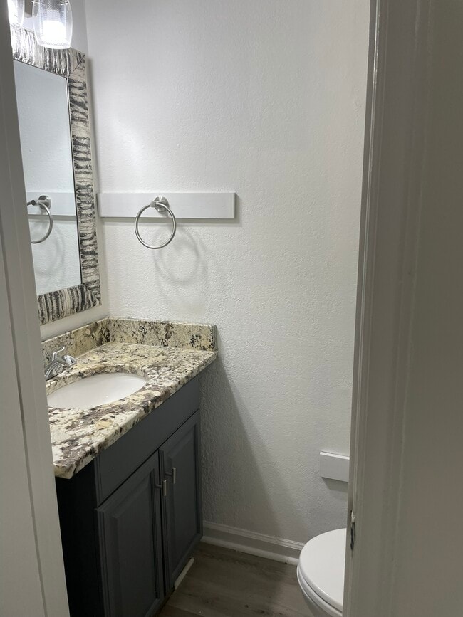 Building Photo - 6909 Glendower Rd