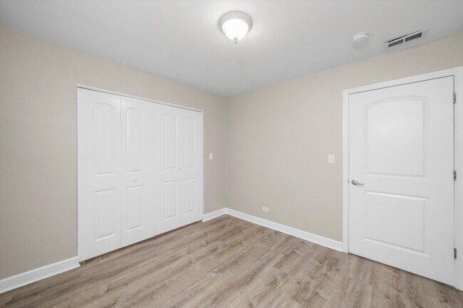 Building Photo - 3423 Ridgeland-101