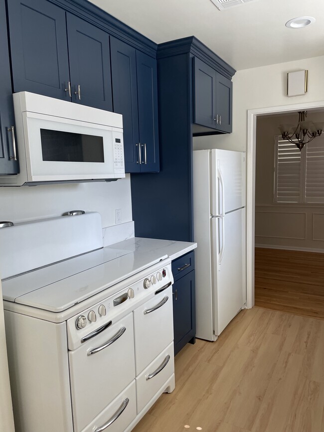 Kitchen - 4815 Cheryl Ave