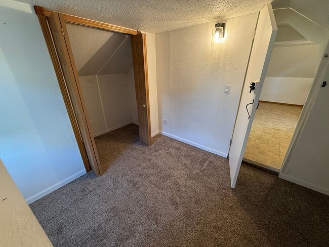 Building Photo - Cloquet MN - 3-bed - 1-bath - 1 - car Sing...