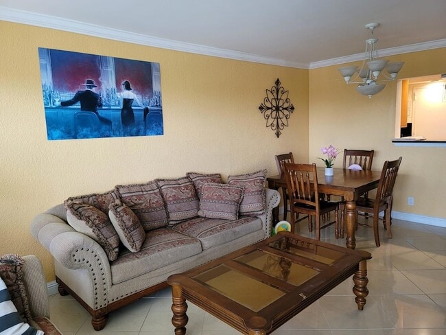 Building Photo - 401 Golden Isles Dr