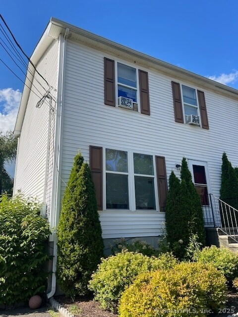 Primary Photo - 135 Johnson Ct