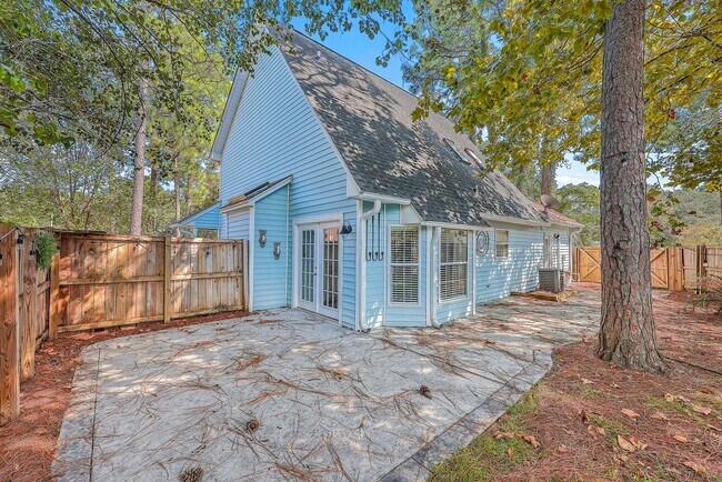 Building Photo - West Point Home - Minutes from IOP!