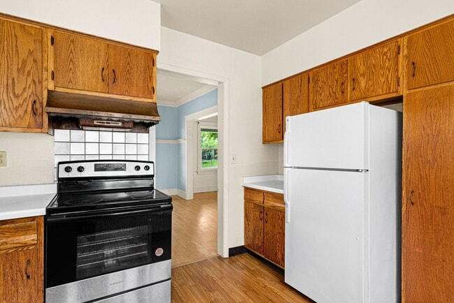 Building Photo - AVAILABLE NOW! 3 Bed/ 1 Bath Single Family...