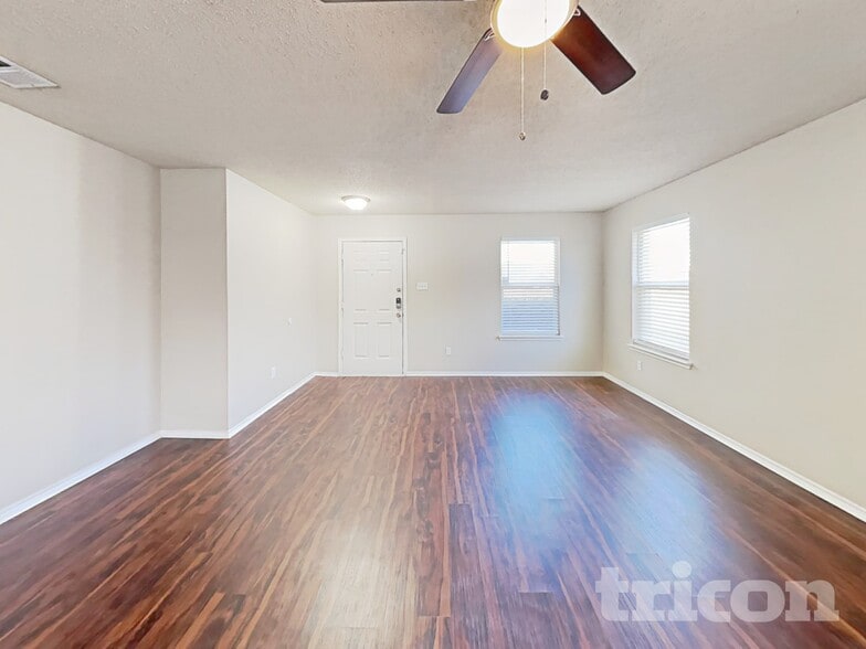 Building Photo - 326 Bob White Dr