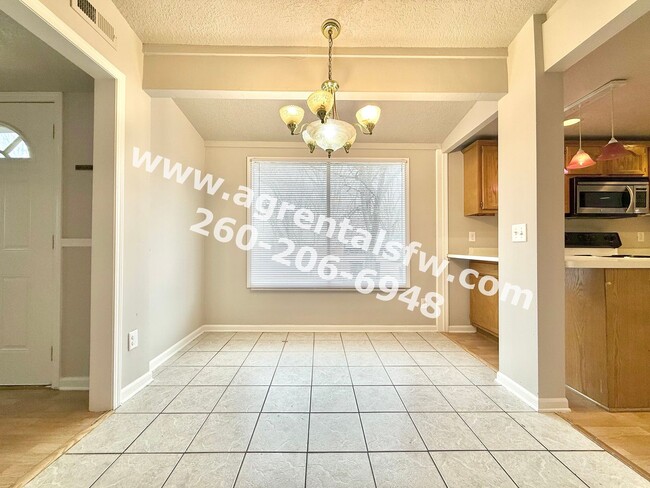 Building Photo - 3 Bedroom House