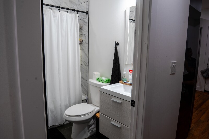 Building Photo - 6032 S Paulina St