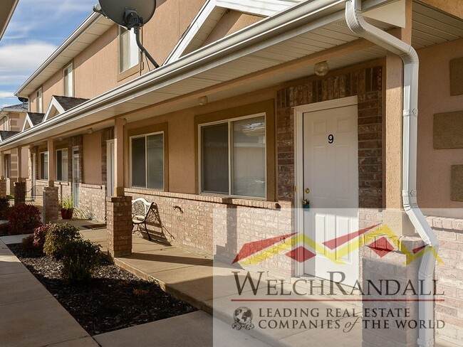 Primary Photo - Charming 2 Bed 1.5 Bath Townhome in Harris...