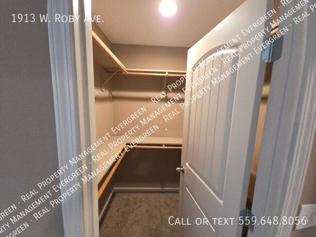 Building Photo - 1913 W Roby Ave