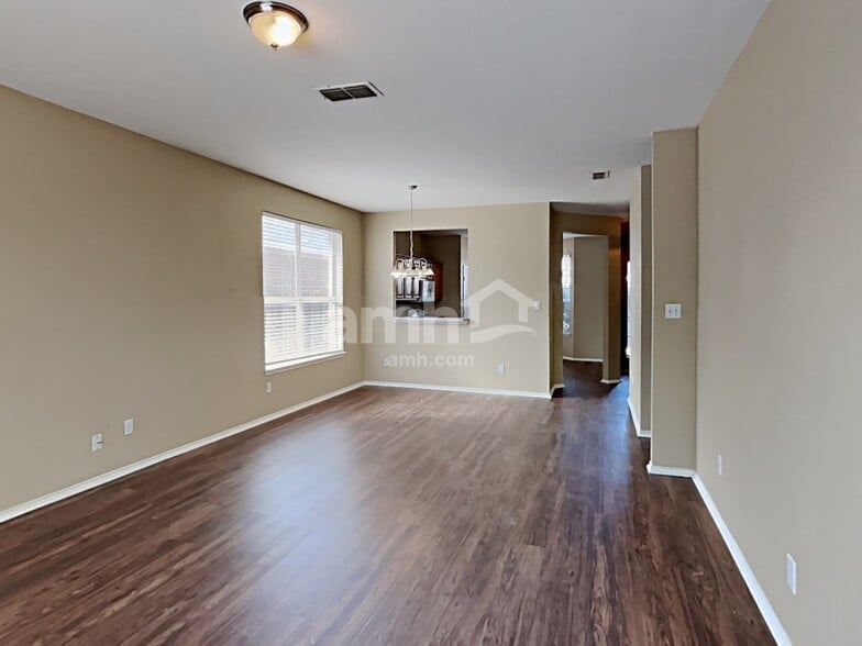 Building Photo - 8516 Rainy Lake Dr