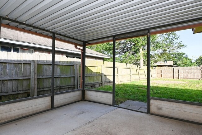 Building Photo - 6543 Liberty Valley Dr