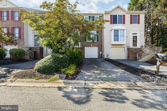 Primary Photo - 121 Steven Ln