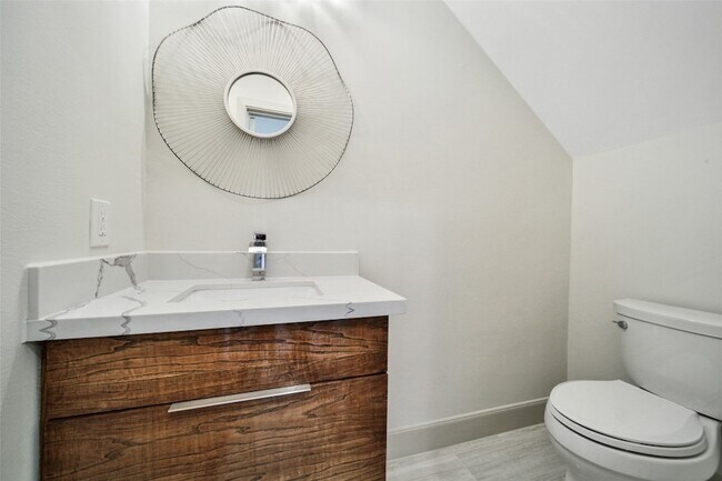 Building Photo - 15607 Memorial Dr