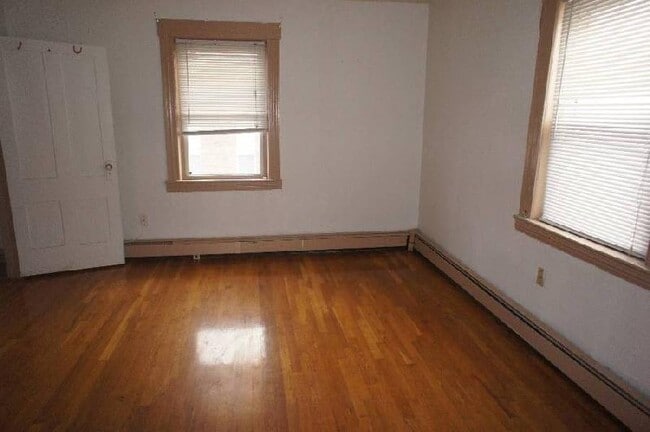 Building Photo - 9 Winship St