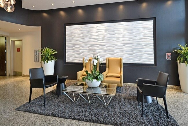 Lobby - 1080 Park Blvd