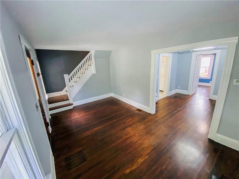 Building Photo - 222 Sanford St