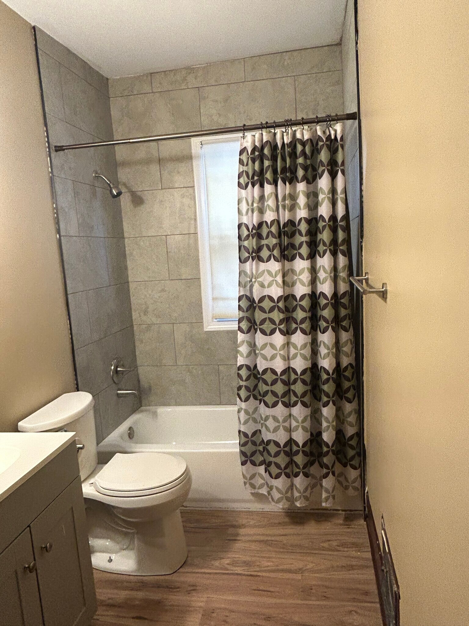 Building Photo - 228 McCormick Pl