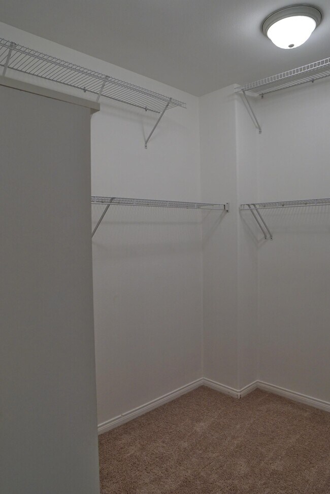 Building Photo - 1816 Pintura Cir W