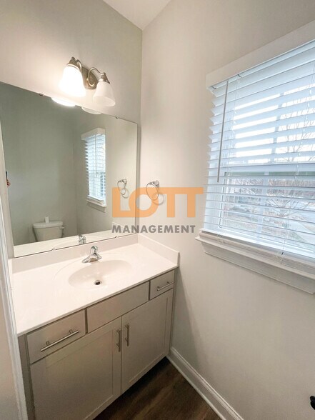 Building Photo - 344 Arnold Mill Rd