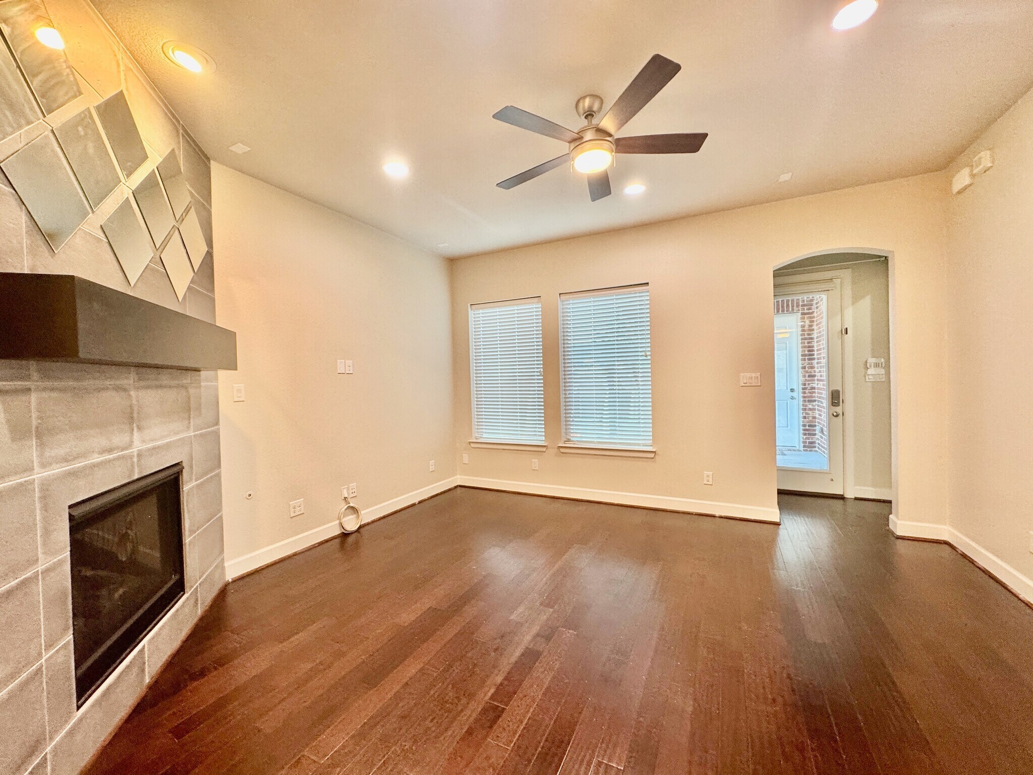 Family Room - 1132 Crane St