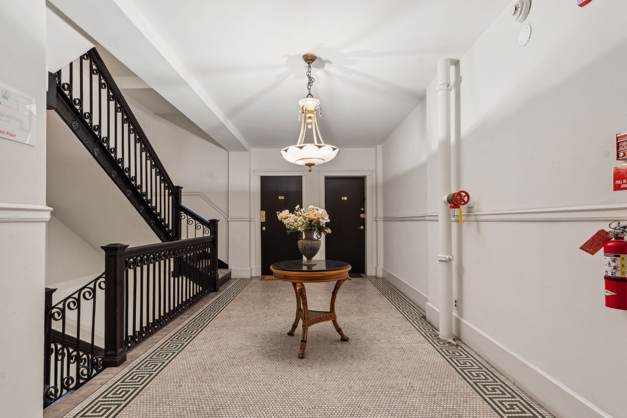 Building Photo - 2201 Chestnut St