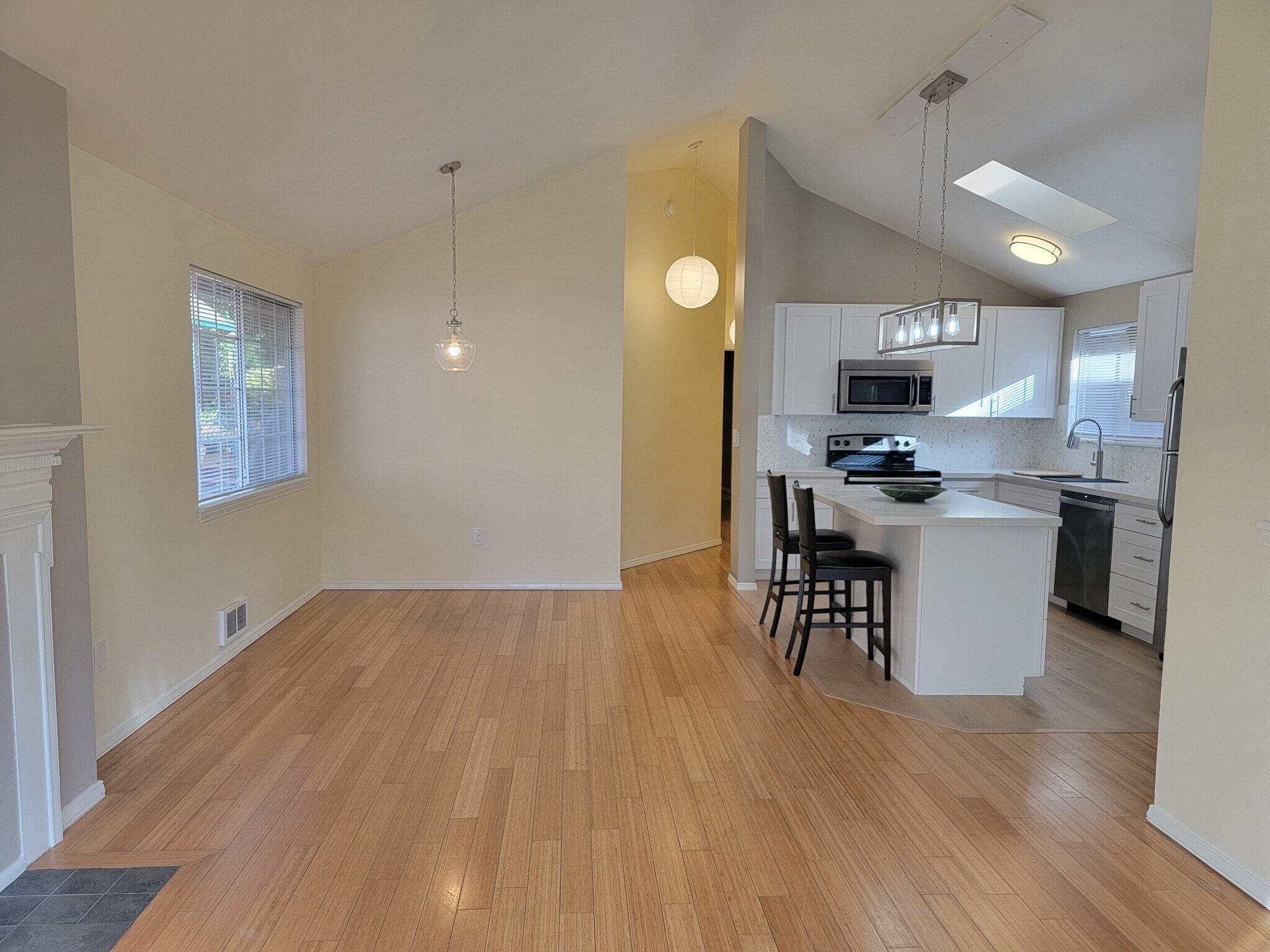 Building Photo - 9506 Sand Point Way NE