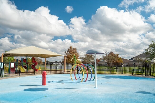 Building Photo - 15419 Hazel Thicket Tr