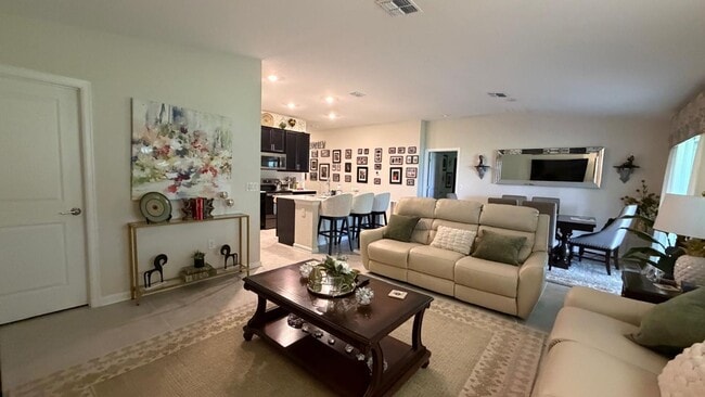 Building Photo - Beautiful 3 bed 2 bath Home - Unfurnished