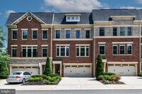 Building Photo - 7240 Magpie Ln