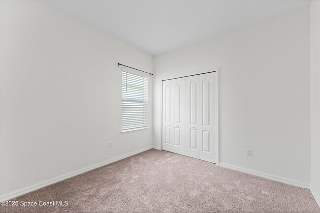 Building Photo - 1037 Canfield Cir