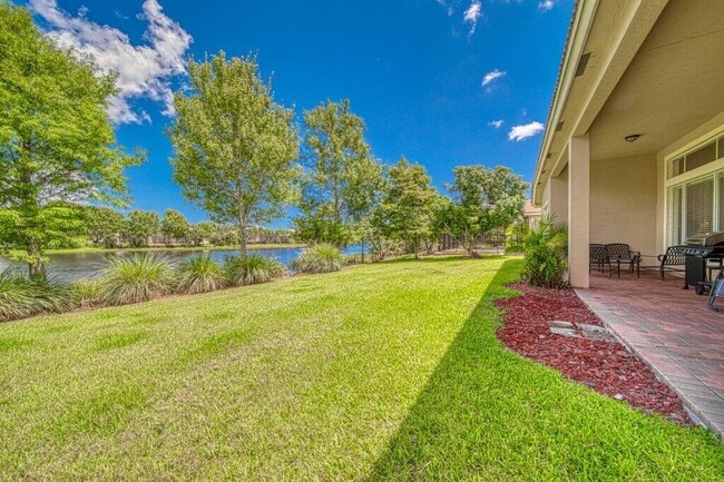 Building Photo - 1423 SE Legacy Cove Cir