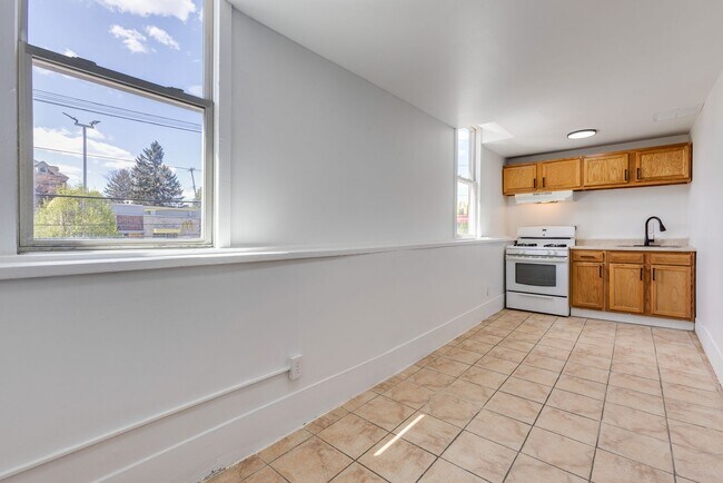 Building Photo - 705 Brownsville Rd