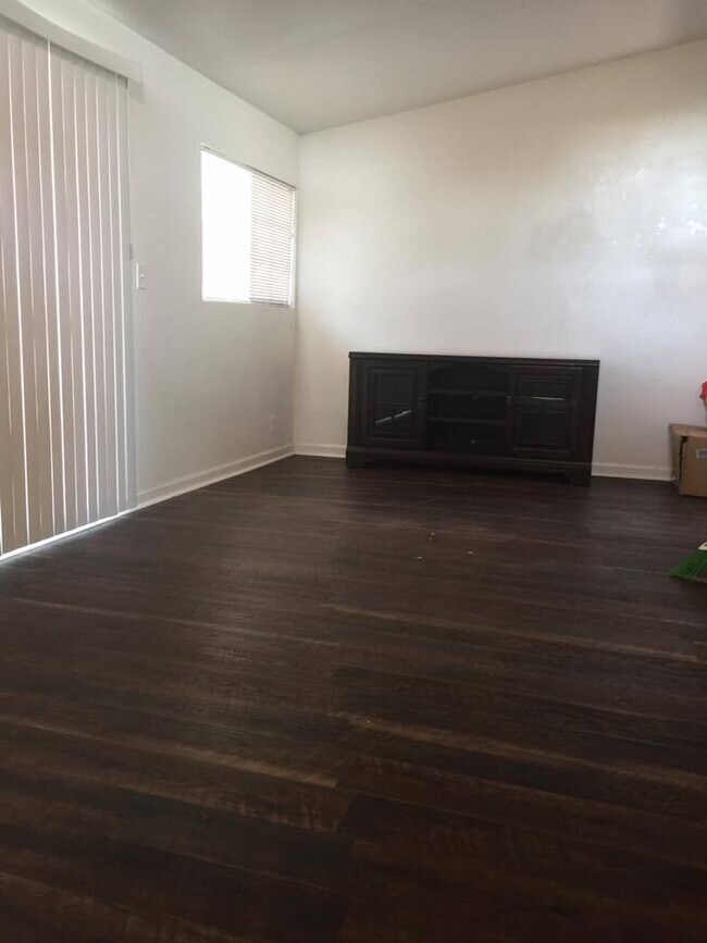 Building Photo - House for rent