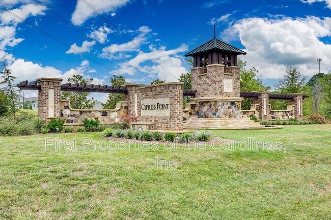 Building Photo - 642 Altamonte Dr