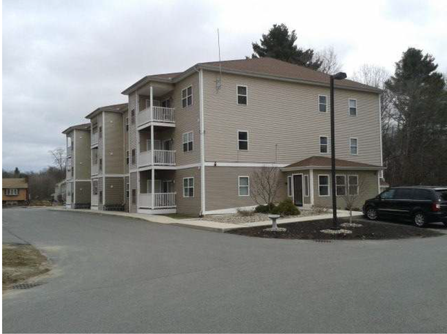 Building Photo - 1360 Main St