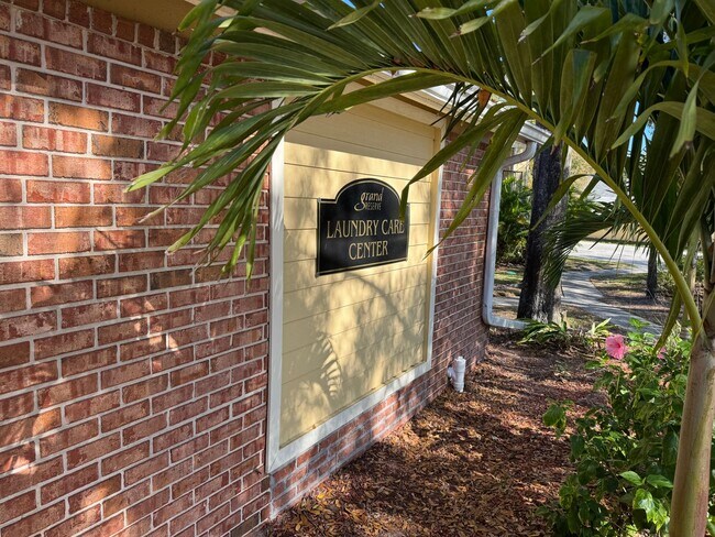 Building Photo - Come see this 1 bedroom, 1 bath condo for rent in Central Tampa!