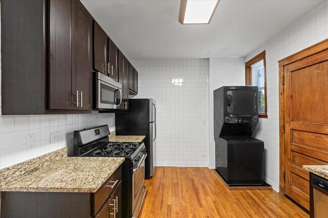 Building Photo - 3546 N Bosworth Ave