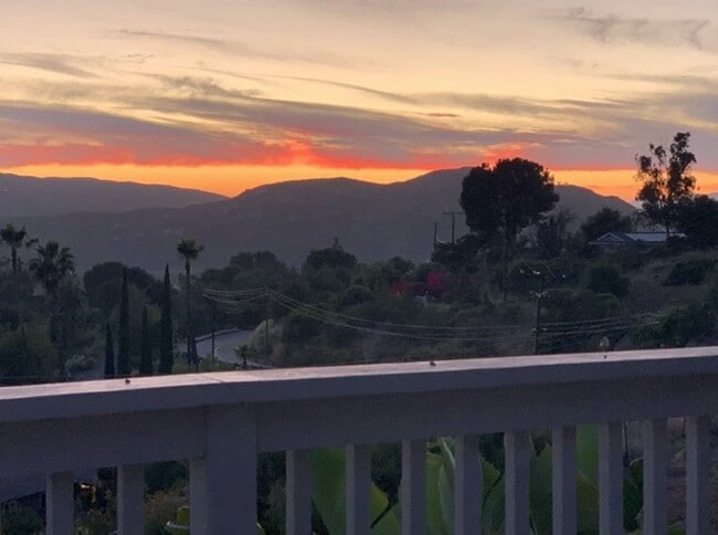 Building Photo - GORGEOUS 3/2.5 Bath Remodeled Home with Stunning Views in Alpine