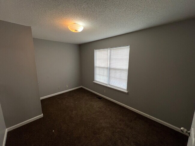 Building Photo - 204 B  Arkansas Ave Oak Grove KY 42262