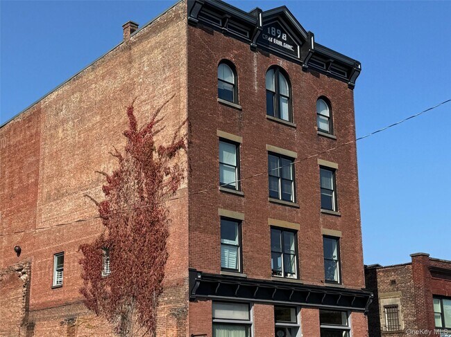 Building Photo - 15 Railroad Ave