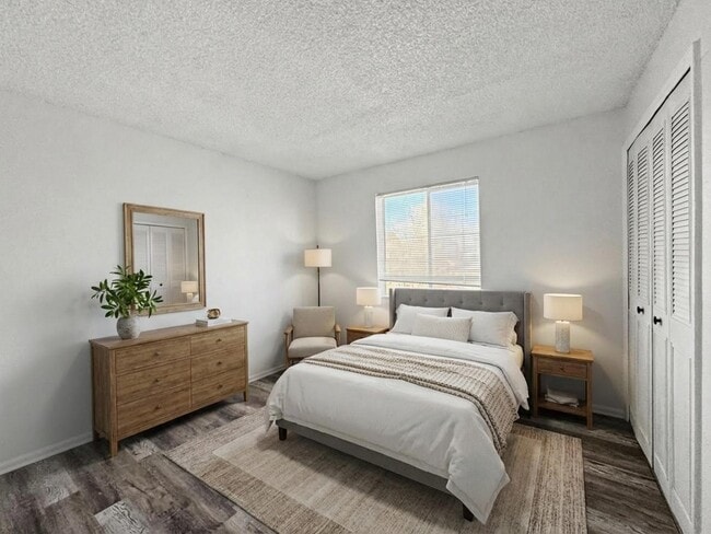 Building Photo - 14515 E Oregon Dr