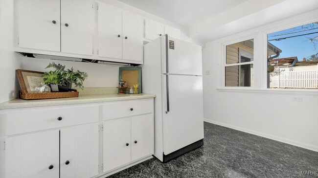 Building Photo - 437 Ashwood Ln