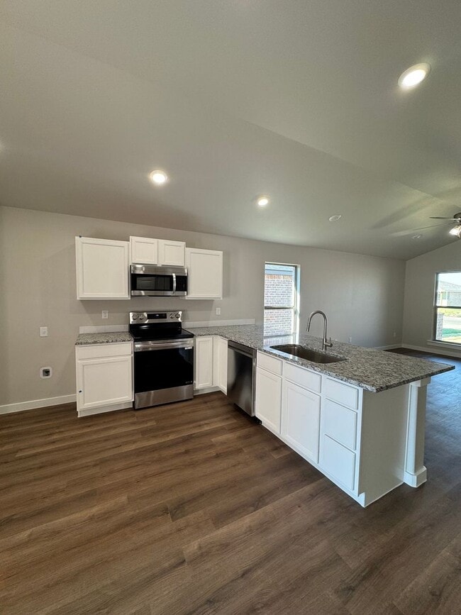 Building Photo - Brand Newer Construction 3/2/2