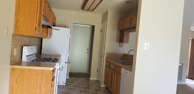 Building Photo - 2822 Chimneystone Cir