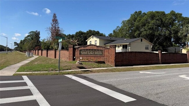 Building Photo - 6434 Rockingtree Ln