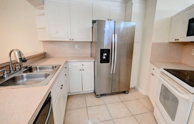 Building Photo - 8225 Severn Dr